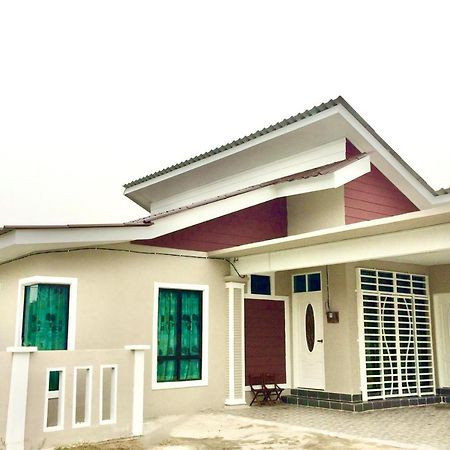 Aina Guest House Kota Bharu Ngoại thất bức ảnh