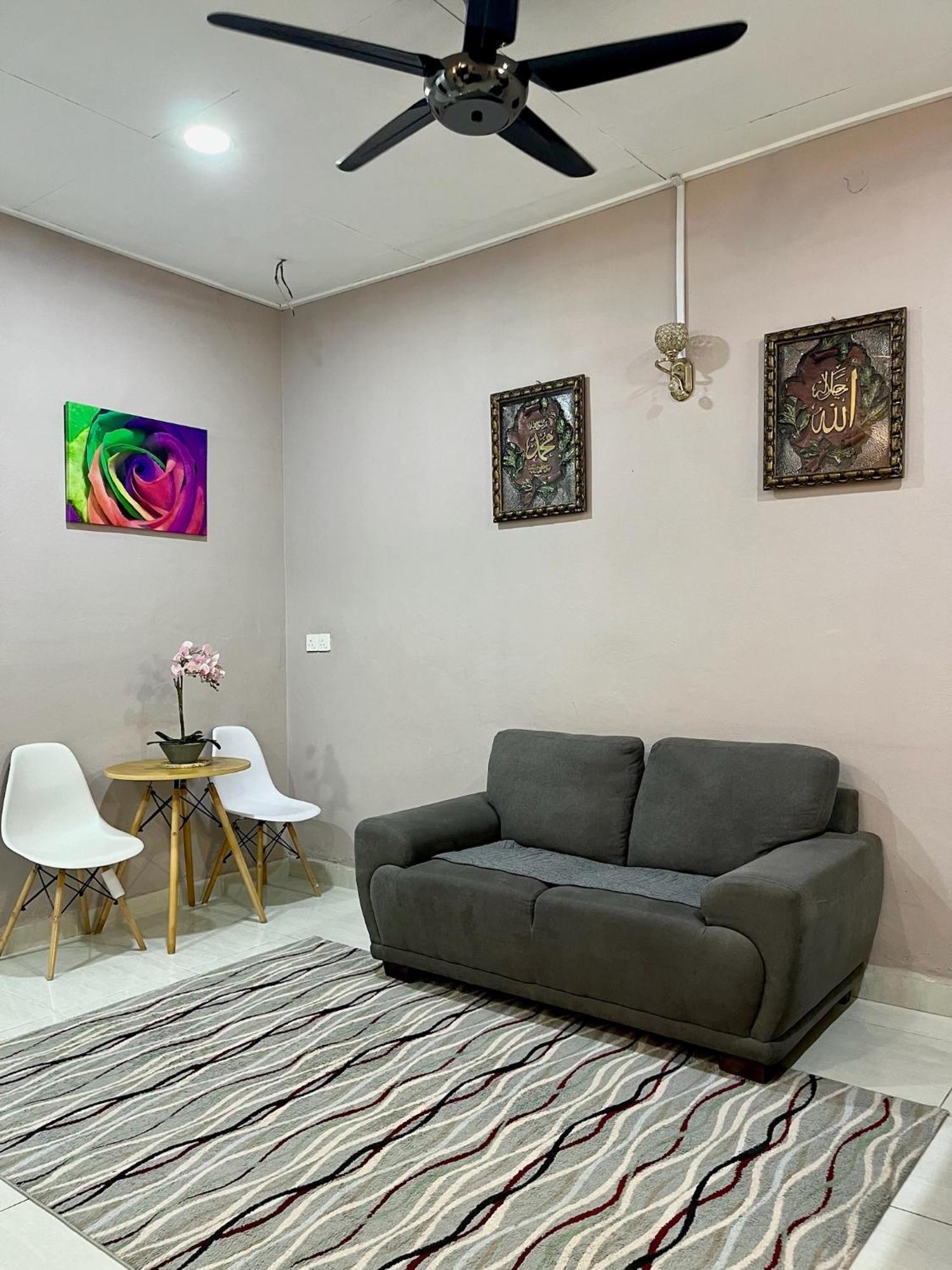 Aina Guest House Kota Bharu Ngoại thất bức ảnh