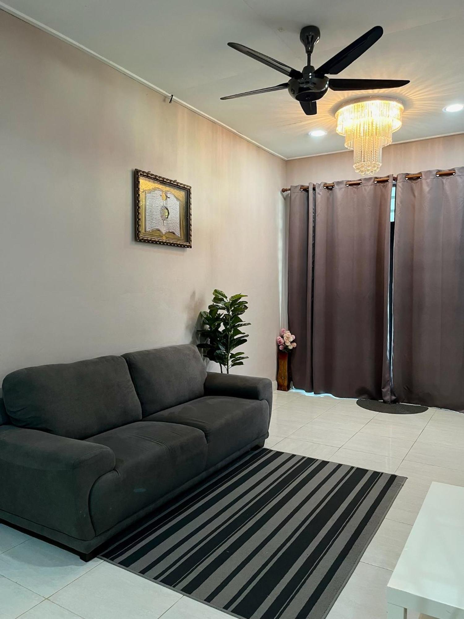 Aina Guest House Kota Bharu Ngoại thất bức ảnh