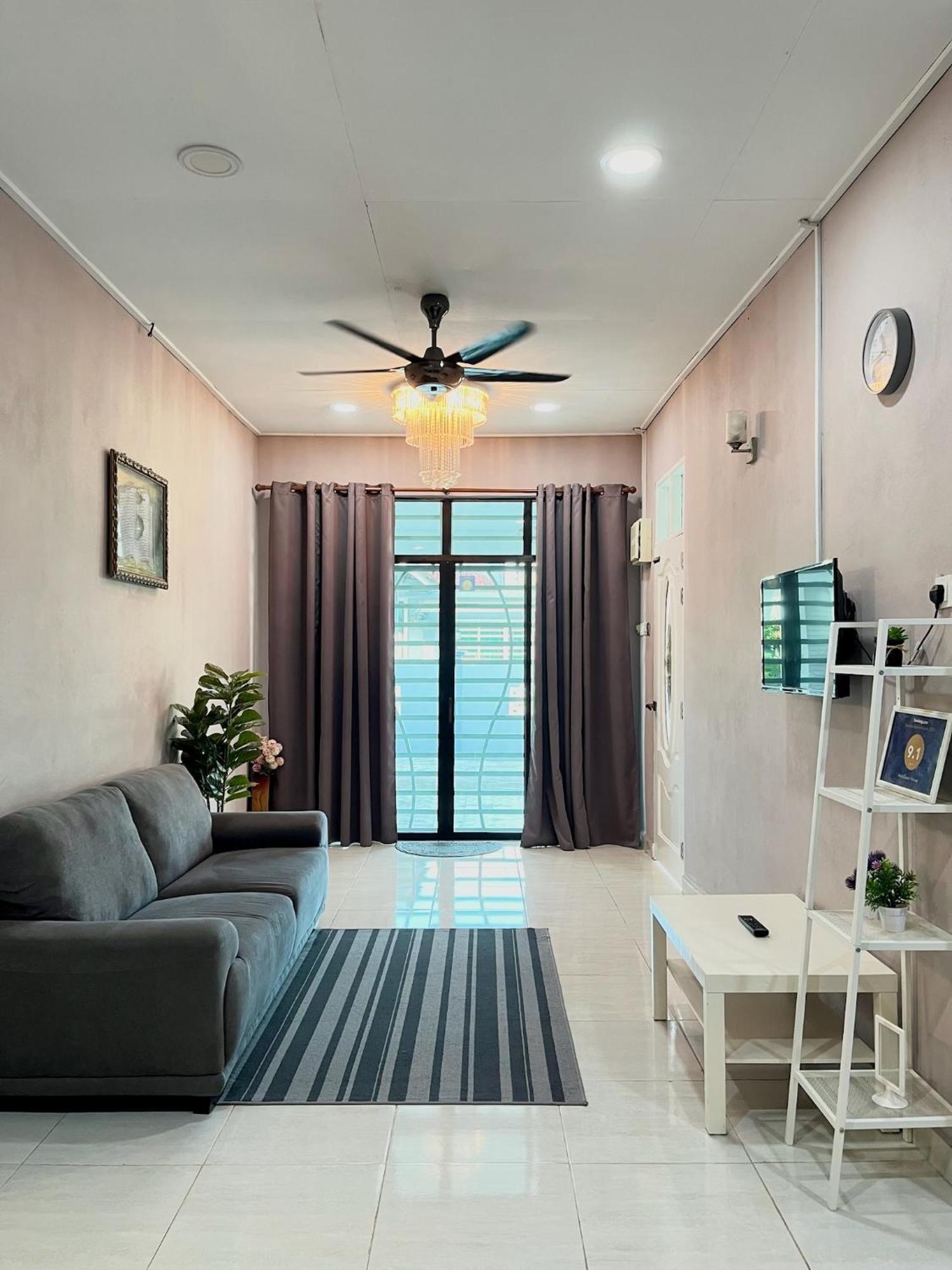 Aina Guest House Kota Bharu Ngoại thất bức ảnh