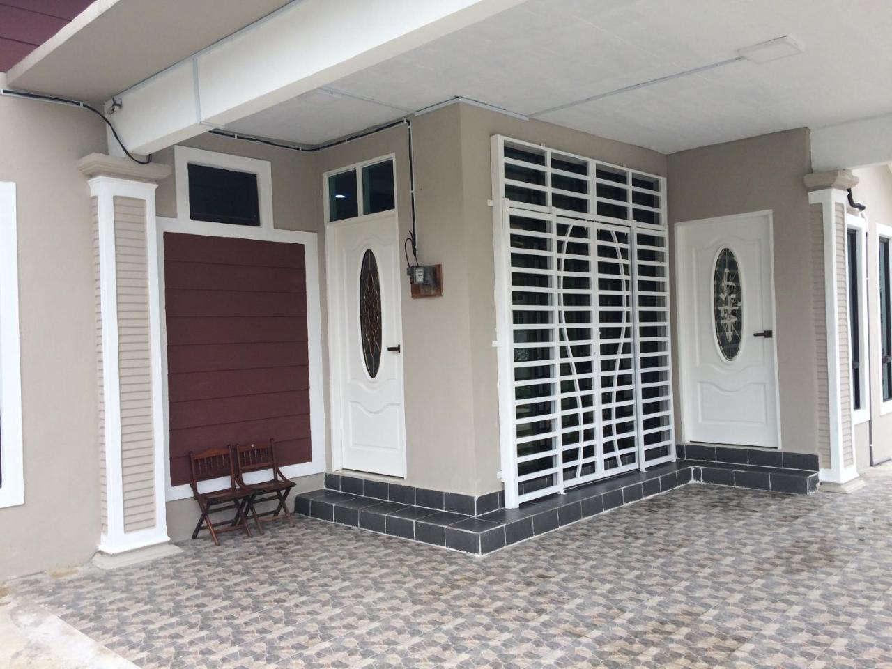 Aina Guest House Kota Bharu Ngoại thất bức ảnh